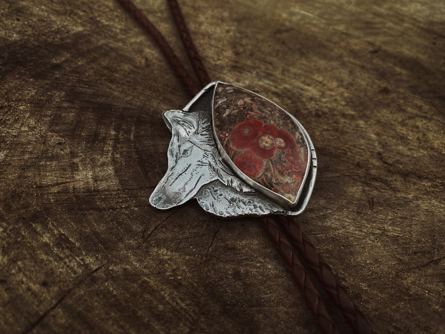 Wolf Bolo Tie