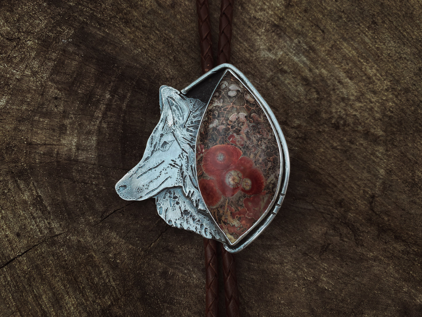 Wolf Bolo Tie